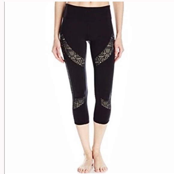 Alo yoga capri laser cut leggings black - Picture 9 of 9